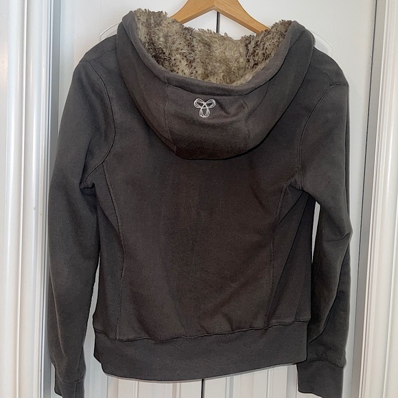 Aritzia TNA Faux Fur Sweater - Picture 2 of 2